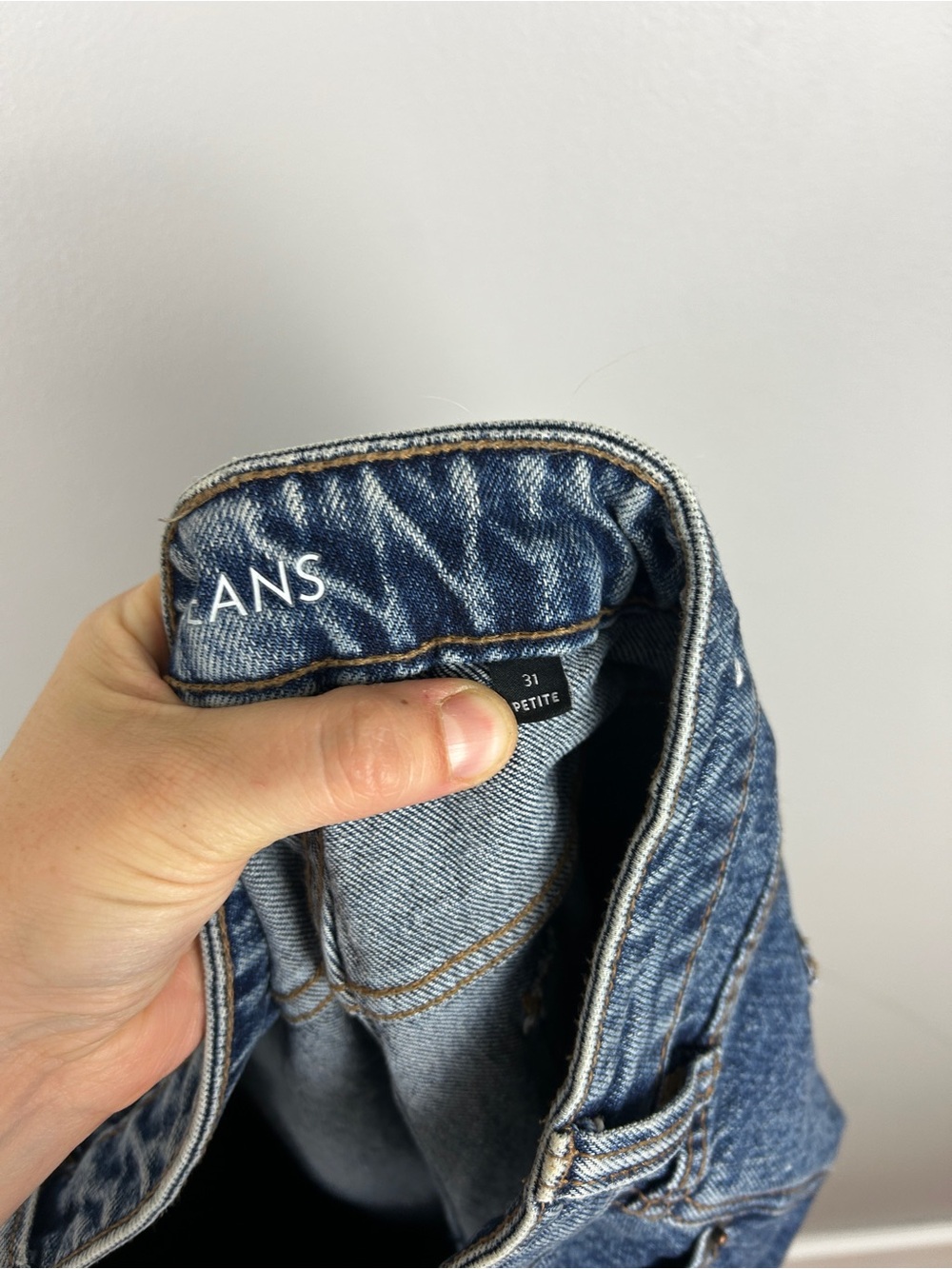 R JEANS High Rise Straight Dark Acid Wash Size 31 Petite Stretch - Picture 3 of 5
